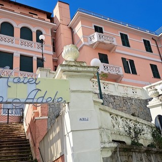 Nelle foto: nella copertina l'ex hotel Villa Adele, in allegato l'ex hotel Lorenzo