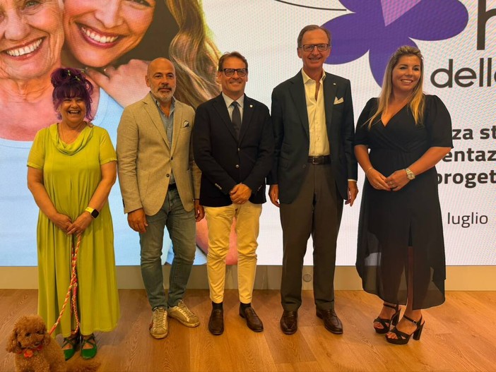 Nasce l'hub della cura, nelle case di comunità una nuova rete per sostenere famiglie, caregiver e assistenti familiari Nasce l'hub della cura, nelle case di comunità una nuova rete per sostenere famiglie, caregiver e assistenti familiari
