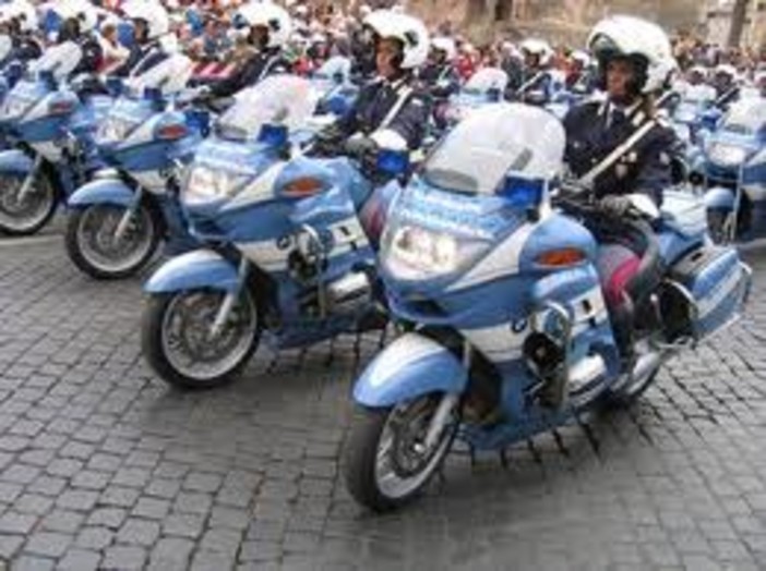 In uscita il calendario della Polizia di Stato 2012 In uscita il calendario della Polizia di Stato 2012