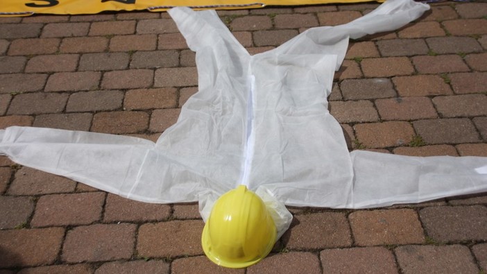 "Zero Morti sul Lavoro", l'11 aprile sciopero generale di 4 ore con presidio davanti alla Prefettura di Savona "Zero Morti sul Lavoro", l'11 aprile sciopero generale di 4 ore con presidio davanti alla Prefettura di Savona