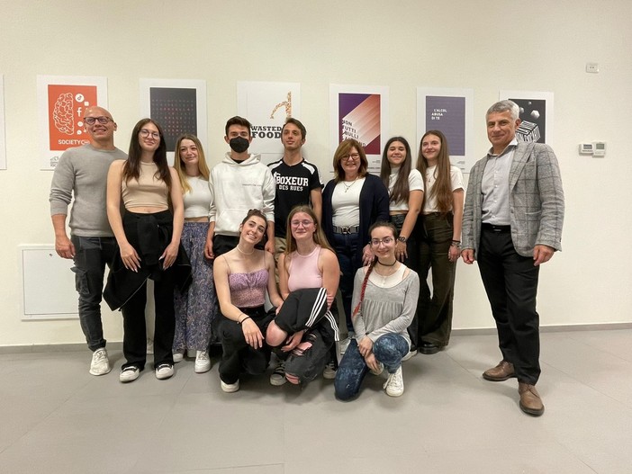 Savona, gli studenti del Mazzini Da Vinci espongono i lavori del Graphic Voices nella sede Asl2