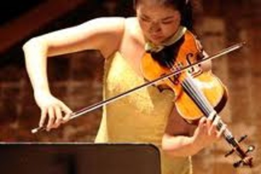 Domani a Palazzo Oddo il concerto del Premio Paganini Dami Kim Domani a Palazzo Oddo il concerto del Premio Paganini Dami Kim