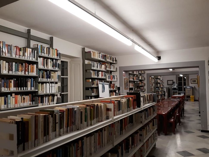 Carcare, nella biblioteca 'Barrili' continua l'ammodernamento degli impianti elettrici e di illuminazione (FOTO) Carcare, nella biblioteca 'Barrili' continua l'ammodernamento degli impianti elettrici e di illuminazione (FOTO)