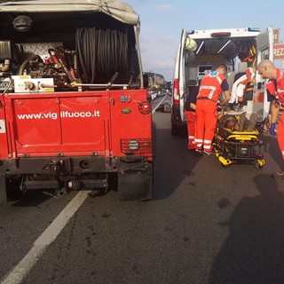 Borgio Verezzi, scontro auto-moto sull'Aurelia: un ferito al Santa Corona