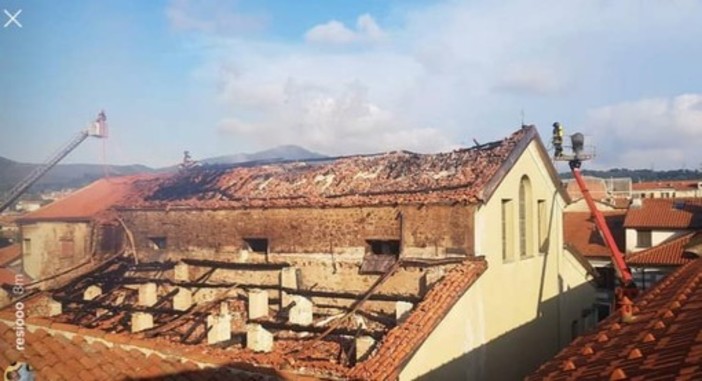 Rogo nella chiesa di San Lorenzo a Cairo: si tratta di un incendio doloso
