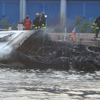 Arrivano a Loano i parenti delle vittime del drammatico incendio, la città si stringe intorno a loro