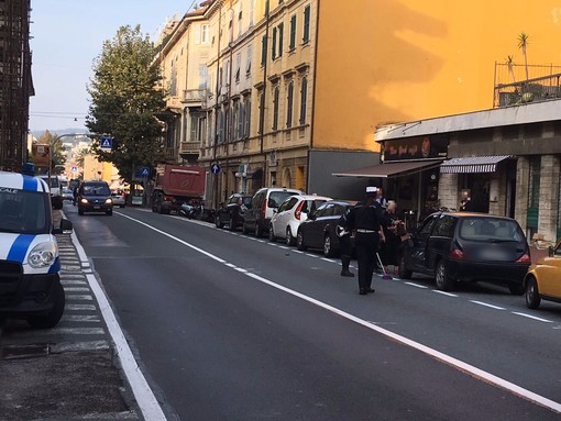 Albisola, scontro tra auto e camion: intervento della Polizia Locale (FOTO) Albisola, scontro tra auto e camion: intervento della Polizia Locale (FOTO)