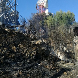 Incendio tra Andora e Cervo: distrutte le apparecchiature della UNO Communications