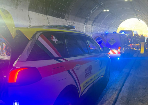 Incidente in A10 tra Feglino e Spotorno: un ferito non grave, traffico in tilt in entrambe le direzioni