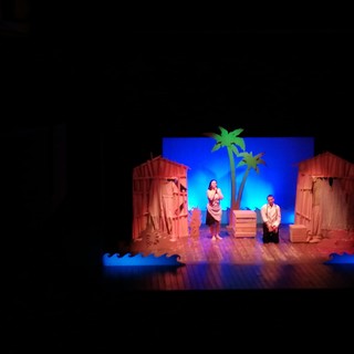 Pietra Ligure, il 24 gennaio al teatro Moretti lo spettacolo: "Tre Cuori e una Capanna in un'isola dei Mari Del Sud"