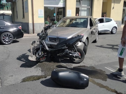 Scooter contro auto in via Dalmazia: ferito in codice giallo al Santa Corona Scooter contro auto in via Dalmazia: ferito in codice giallo al Santa Corona