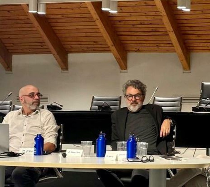 Ignotur 2026, il Meteorologo Ignorante all’Ambra di Albenga: dialogo sul clima con il geologo Scarpati