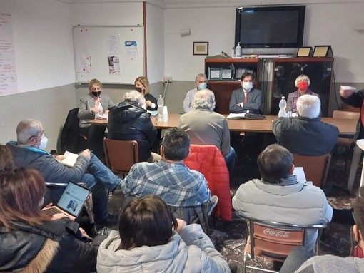 Savona, incontro comune-commercianti di Zinola. Vicesindaco Di Padova: "Sul chiosco sulla spiaggia vogliamo che sia un valore aggiunto e che interagisca con gli esercenti del quartiere"