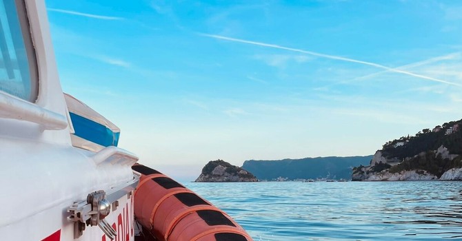 Noli, uomo di 55 anni si sente male in mare, soccorso e trasportato in ospedale in codice rosso Noli, uomo di 55 anni si sente male in mare, soccorso e trasportato in ospedale in codice rosso