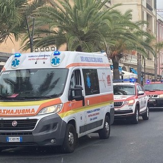 Pietra, mano incastrata nell'impastatrice: incidente sul lavoro in una pizzeria del lungomare