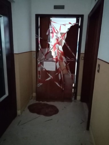 Savona, esplosione in un appartamento di via Scotto: una persona ferita (FOTO) Savona, esplosione in un appartamento di via Scotto: una persona ferita (FOTO)