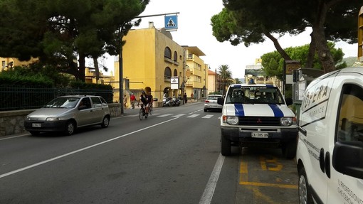 Scontro tra uno scooter e una macchina a Varigotti
