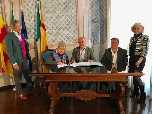 Albenga, ITIS e ordine degli ingegneri firmano un protocollo per l’innovazione didattica Albenga, ITIS e ordine degli ingegneri firmano un protocollo per l’innovazione didattica