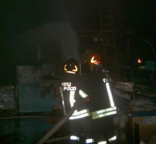 Garlenda: incendio nella notte in un magazzino di attrezzi agricoli