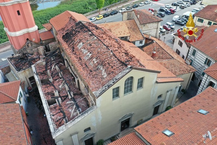 Cairo, agli arresti domiciliari il piromane della chiesa di San Lorenzo Cairo, agli arresti domiciliari il piromane della chiesa di San Lorenzo