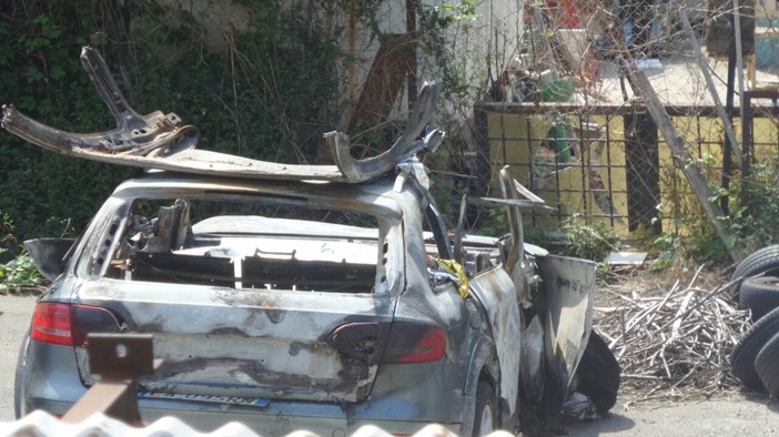 Morti carbonizzati sulla A10: tutti i dubbi del giallo tra Liguria e Piemonte