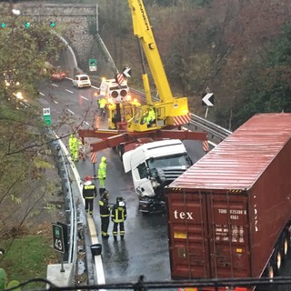 Incidente tra Albisola e Celle: autostrada chiusa (FOTO e VIDEO)