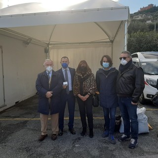 Varazze, via ai tamponi rapidi dei medici di famiglia nel tendone della Croce Rossa