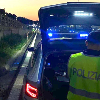 A10, incidente mortale tra Varazze e Arenzano: muore un motociclista, quattro feriti. Tratto chiuso verso Genova