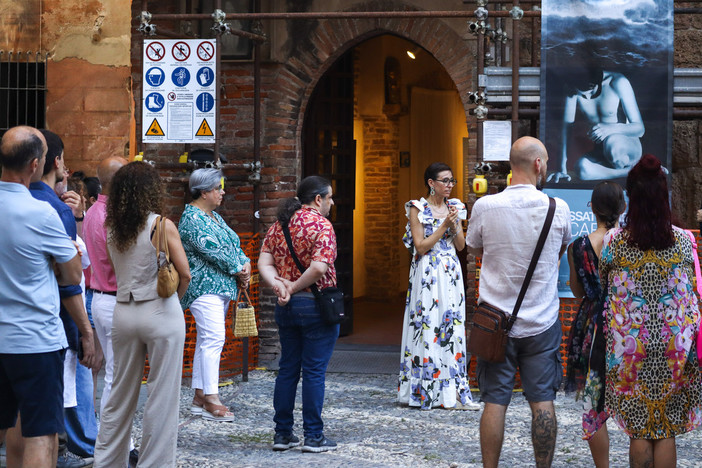Successo per l'inaugurazione della mostra di Oscar Pelosi ad Albenga