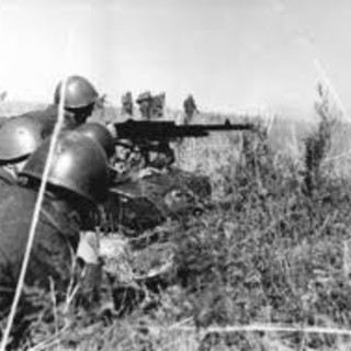 Albenga, associazione Fischia il vento: "Si al titolo di 'Valorosi' ai soldati, no alle Camice nere" Albenga, associazione Fischia il vento: "Si al titolo di 'Valorosi' ai soldati, no alle Camice nere"