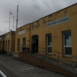 Aggressione e incendio al porto di Finale: la perizia conferma la semi infermità mentale per il colpevole