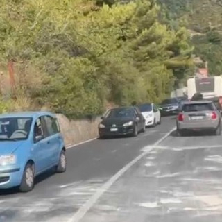 Auto contro un muro in via Giancardi: 2 giovani soccorsi ad Alassio, uno in codice rosso al Santa Corona