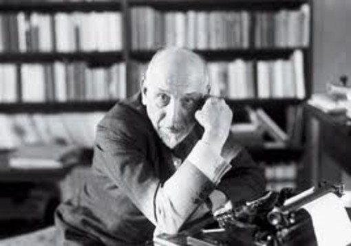 Albenga, incontro con il Professor Amoretti dell'Universita' di Genova: “La Narrativa di Pirandello” Albenga, incontro con il Professor Amoretti dell'Universita' di Genova: “La Narrativa di Pirandello”