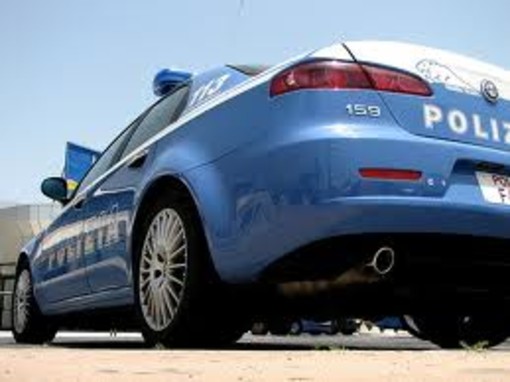 Intervento della Volante per sedare una violenta lite tra condomini: un arrestato e un denunciato Intervento della Volante per sedare una violenta lite tra condomini: un arrestato e un denunciato