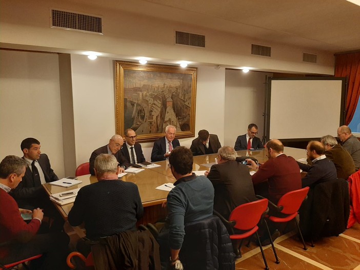 Vertice sindacati-commissario all'Unione Industriali: entro gennaio il bando per Piaggio Aerospace