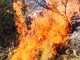 A fuoco cumuli di materiale nel fiume Centa di Albenga: decine di chiamate al 115