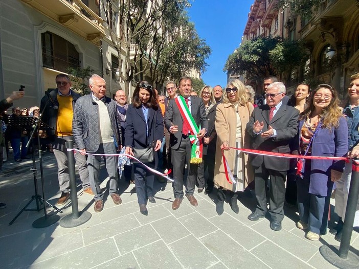 L'inaugurazione del tratto centrale di Corso Italia L'inaugurazione del tratto centrale di Corso Italia