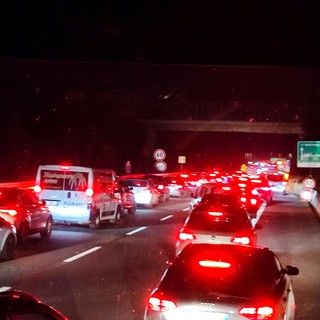 Tamponamento tra auto in A10 ad Albenga: traffico in tilt