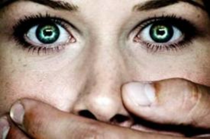 Democrazia Atea: "Secondo relazione UE costume, tradizione e religione, i fattori alla base della violenza sulle donne"