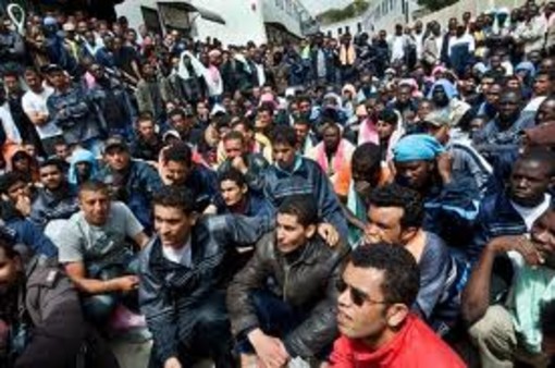 Nuovi profughi da Lampedusa: le amministrazioni locali liguri dovranno organizzarsi all'accoglienza Nuovi profughi da Lampedusa: le amministrazioni locali liguri dovranno organizzarsi all'accoglienza