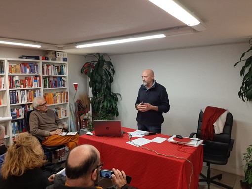 Savona, arriva la Costa Smeralda e il GNL preoccupa i cittadini: emessa ordinanza dalla Capitaneria di Porto (VIDEO) Savona, arriva la Costa Smeralda e il GNL preoccupa i cittadini: emessa ordinanza dalla Capitaneria di Porto (VIDEO)