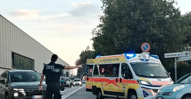 Savona, scontro auto-moto in via Vittime di Brescia: un ferito al San Paolo Savona, scontro auto-moto in via Vittime di Brescia: un ferito al San Paolo