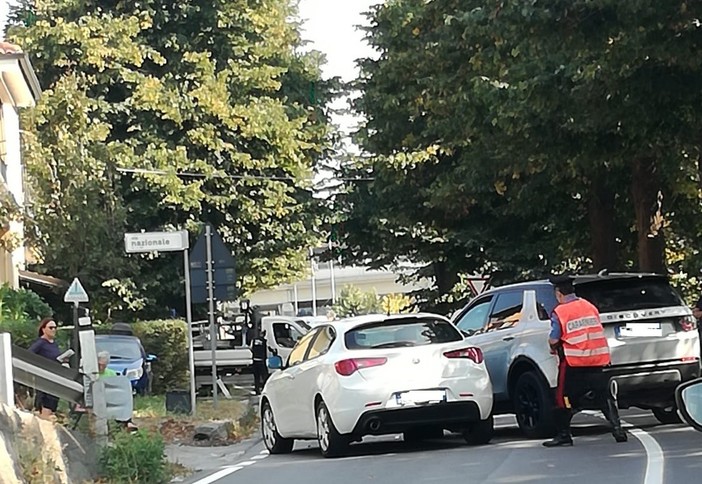 Carcare, scontro tra auto e SUV poco prima della rotonda di Vispa (FOTO) Carcare, scontro tra auto e SUV poco prima della rotonda di Vispa (FOTO)