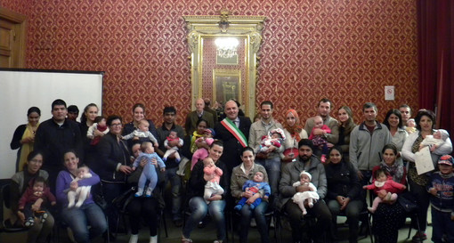 Savona: consegnati gli attestati di cittadinanza onoraria "Ius soli"