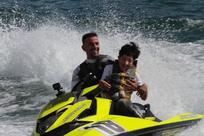 Pietra Ligure si accende con la Jet Ski Therapy: il 30 agosto una giornata di sport e spettacolo con il sette volte campione mondiale Fabio Incorvaia Pietra Ligure si accende con la Jet Ski Therapy: il 30 agosto una giornata di sport e spettacolo con il sette volte campione mondiale Fabio Incorvaia