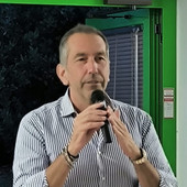 Attacco di Vaccarezza sull'incontro Pd sul rigassificatore. Arboscello: "Interpreta il ruolo in consiglio come se fosse a Zelig"