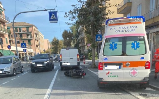 Albisola, scontro tra moto e furgone sulla via Aurelia (FOTO)