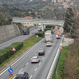 Incidente sulla A10 tra Celle e Varazze: coinvolti tre mezzi pesanti, traffico in tilt