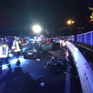 Finale, scontro tra auto e moto: due persone in codice rosso al Santa Corona