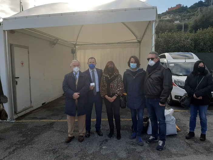 Varazze, via ai tamponi rapidi dei medici di famiglia nel tendone della Croce Rossa Varazze, via ai tamponi rapidi dei medici di famiglia nel tendone della Croce Rossa